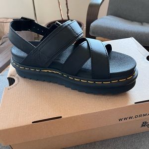 Dr. Martens Voss II sandals